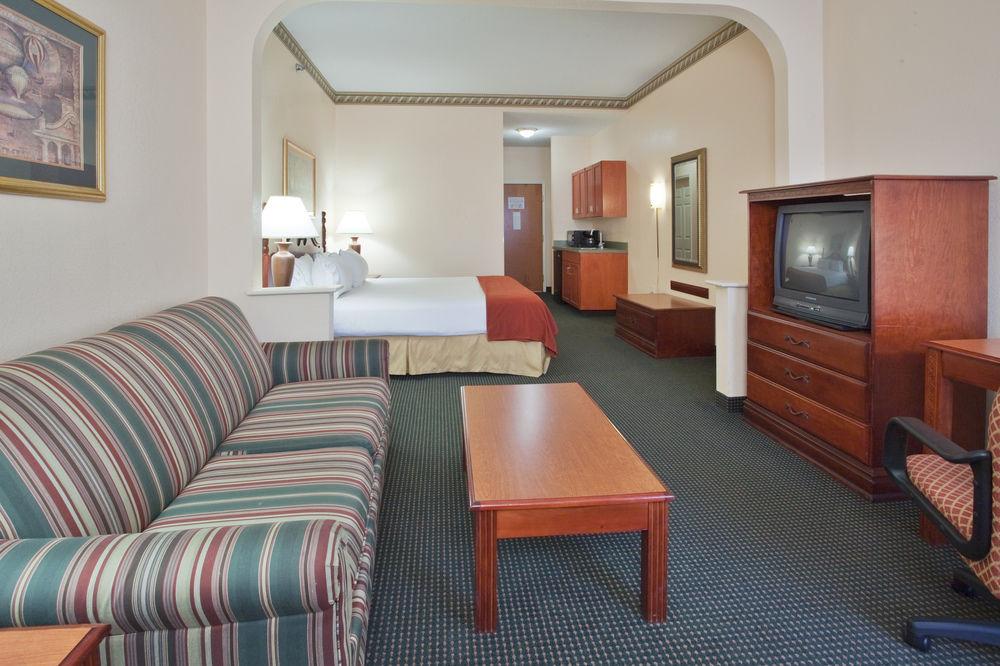 Holiday Inn Express - Plymouth By Ihg Extérieur photo