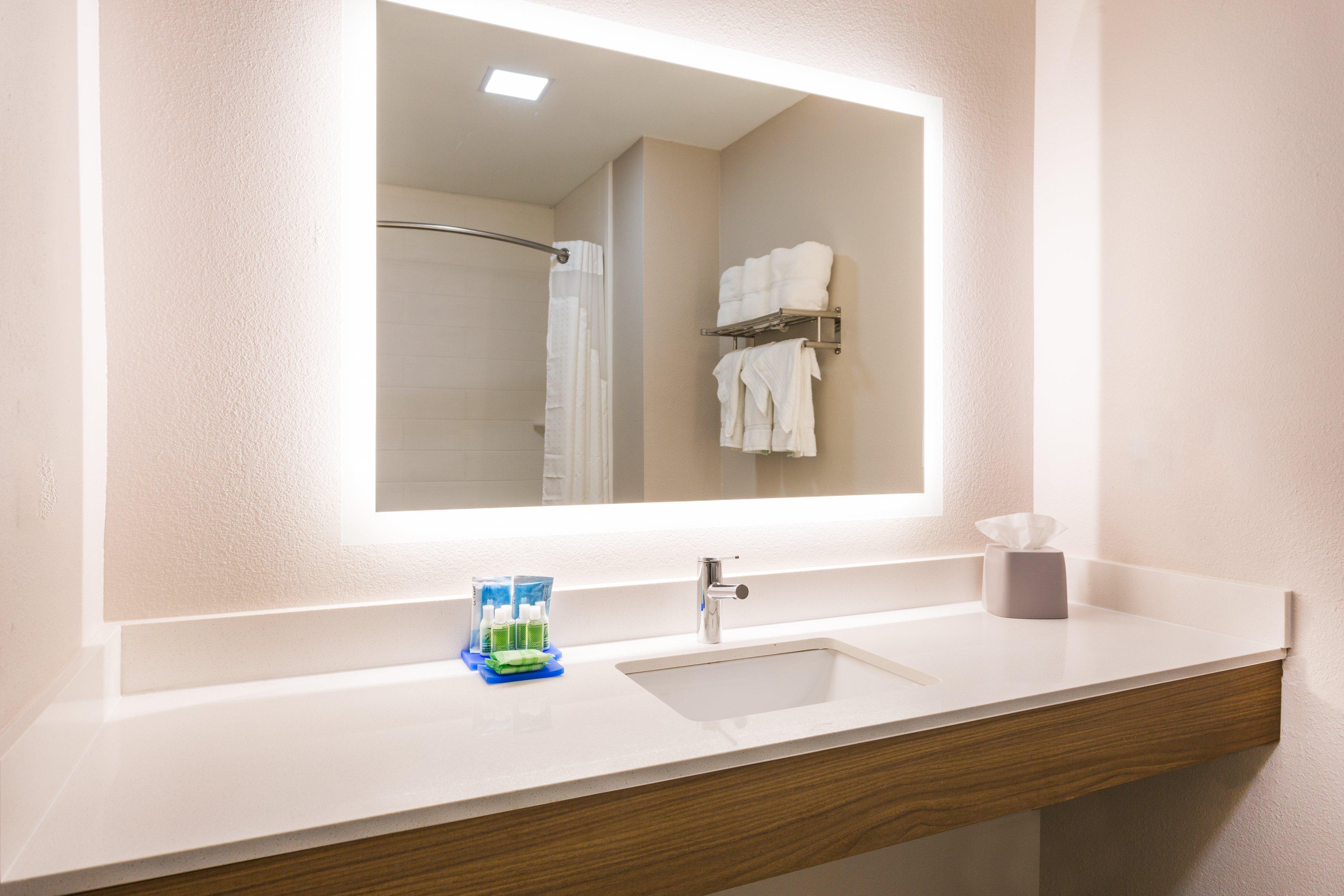 Holiday Inn Express - Plymouth By Ihg Extérieur photo